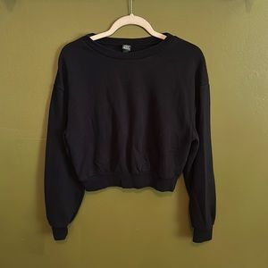 Wild fable size M Cropped sweatshirt black